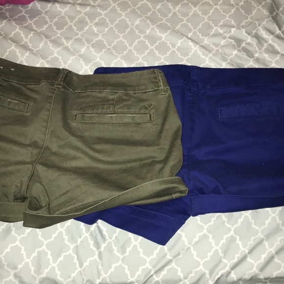 ๐2 for 20 American eagle khaki shorts ๐ - Picture 2 of 3